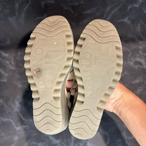 Fly London Yadi Taupe Leather Slip on Peep-toe Wedge Sandals Cut Out Size 6-6.5 - Picture 7 of 8